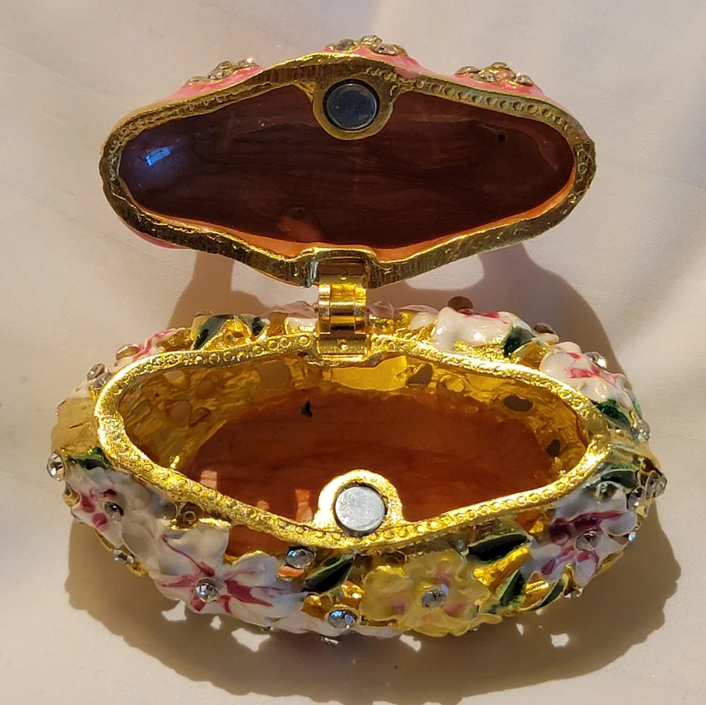 Bejeweled Trinket Hinged Flower Purse  Metal - New